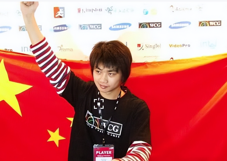 人皇 SKY（李晓峰）是《魔兽争霸 3》史上最具影响力的人族选手